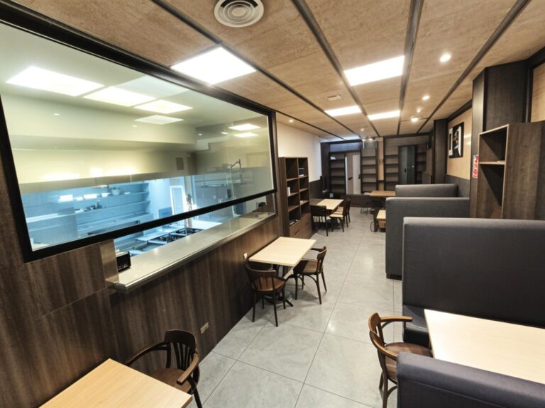 Restaurante En Venta Junto Al Hospital Peset: Un Activo Hostelero Preparado Para Explotar O Rentabilizar