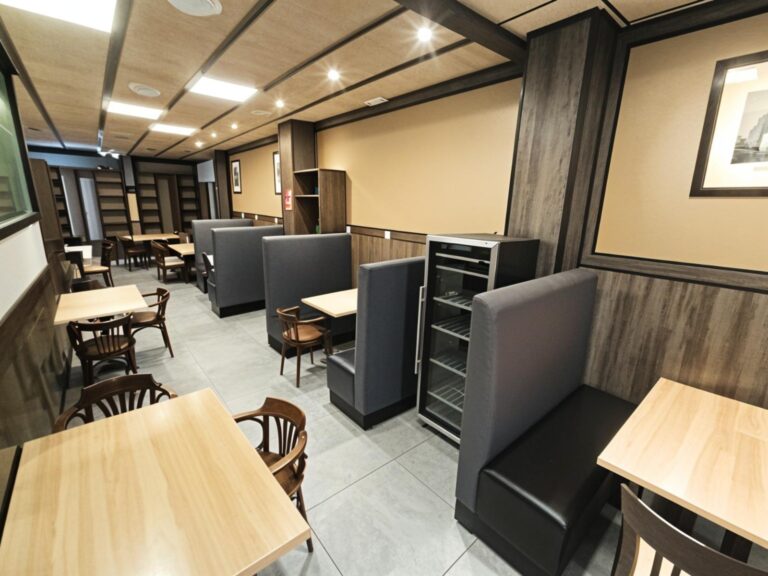 Restaurante Listo Para Reactivar Junto Al Hospital Peset: Ubicación, Licencia Y Equipamiento Sin Empezar Desde Cero