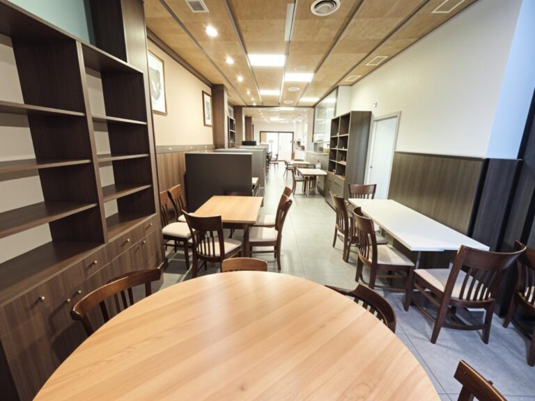 Restaurante Listo Para Reactivar Junto Al Hospital Peset: Ubicación, Licencia Y Equipamiento Sin Empezar Desde Cero