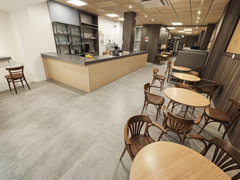 Restaurante Listo Para Reactivar Junto Al Hospital Peset: Ubicación, Licencia Y Equipamiento Sin Empezar Desde Cero