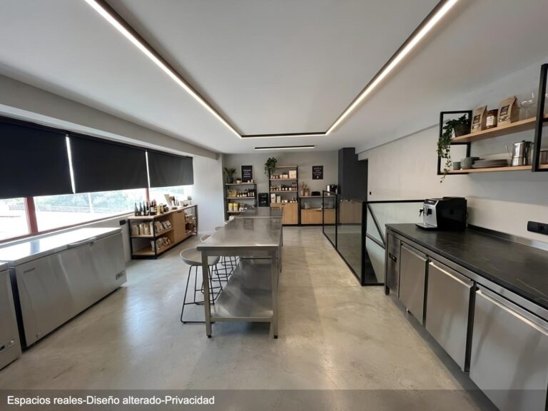 Casa De Comidas Take Away En Traspaso En El Centro De Valencia. Alta Visibilidad. Totalmente Equipada.