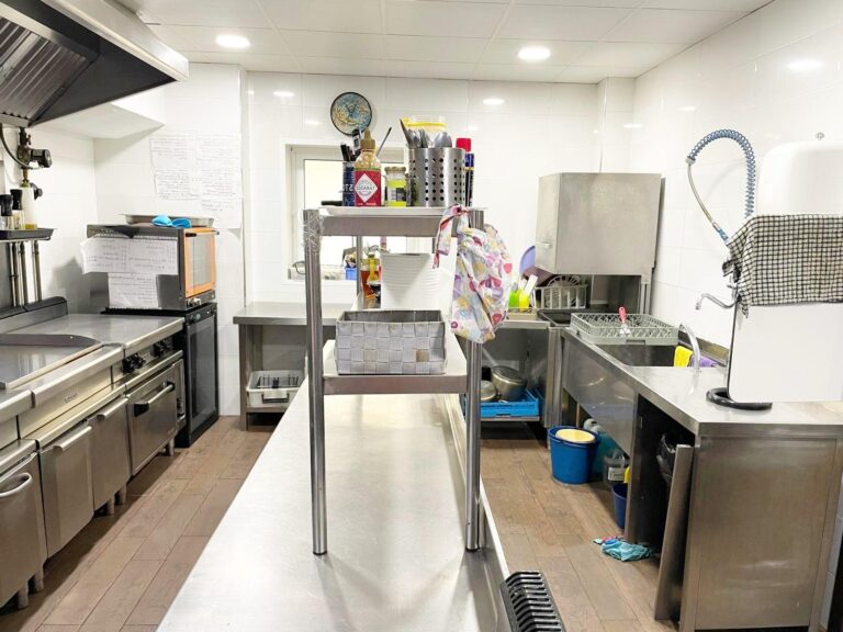 Traspaso: Parque De Bolas + Restaurante + Salones Para Eventos