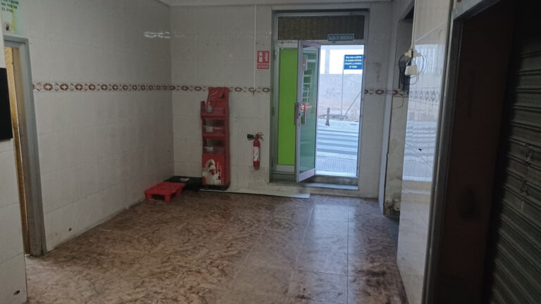 Amplio Local En Zona Transitada