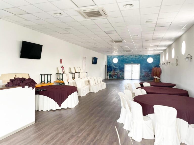 Traspaso: Parque De Bolas + Restaurante + Salones Para Eventos