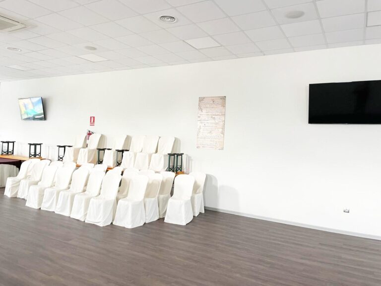 Traspaso: Parque De Bolas + Restaurante + Salones Para Eventos