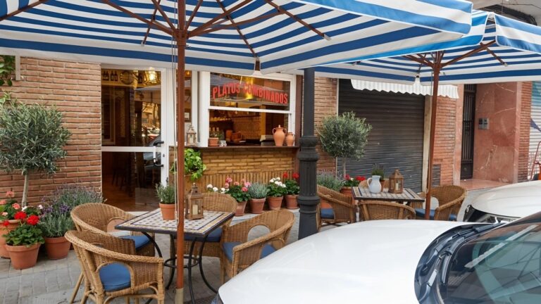 Bar CafeterÍa En Traspaso En Zona Patraix, Ideal Para Autoempleo