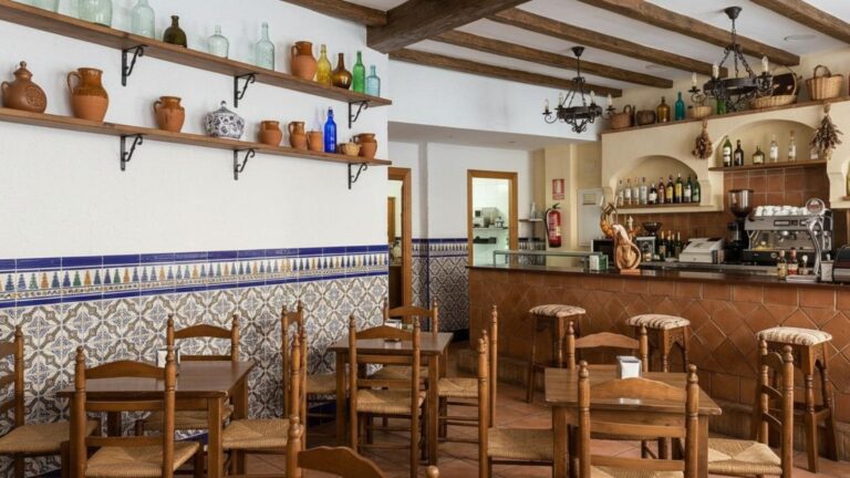 Bar CafeterÍa En Traspaso En Zona Patraix, Ideal Para Autoempleo