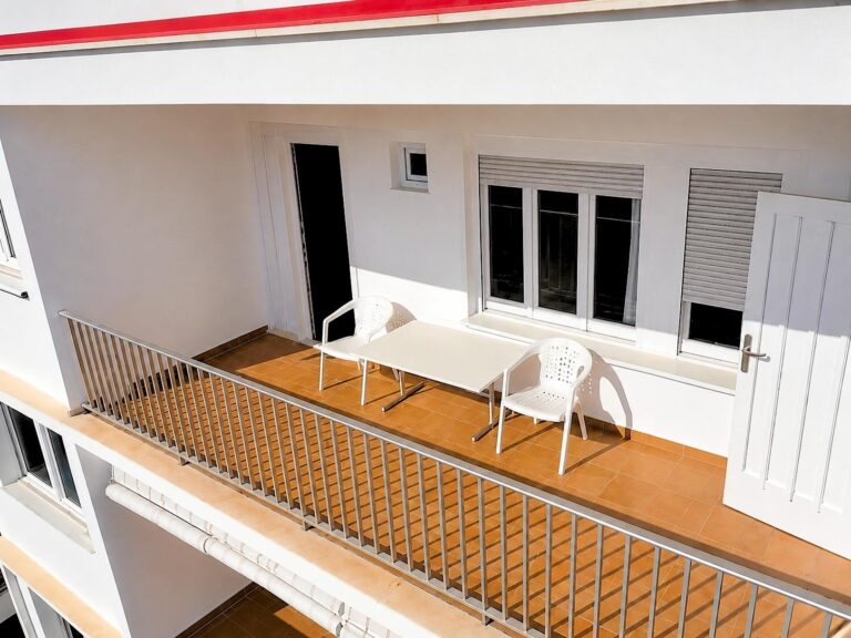 215 M² Junto Al Mediterráneo: Terrazas, Garaje, Trastero Y Una Playa De Calma Casi Secreta