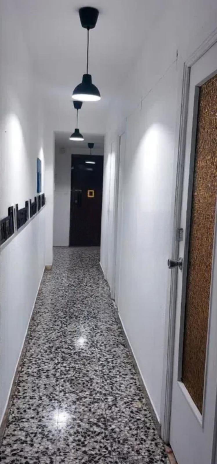 Piso Amplio, Luminoso Y Con Ascensor En Quart De Poblet