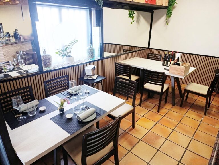 Restaurante Consolidado En Traspaso En Zona Campanar. Más De 40 Años De Trayectoria.