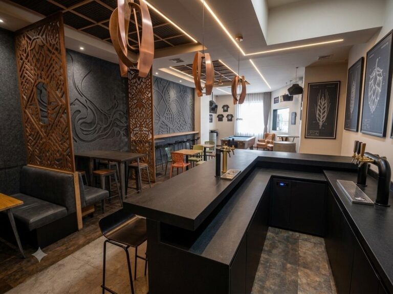 Lounge Bar Con Cocina En Traspaso En Benimaclet. Gran Potencial Y Alquiler Muy Competitivo.