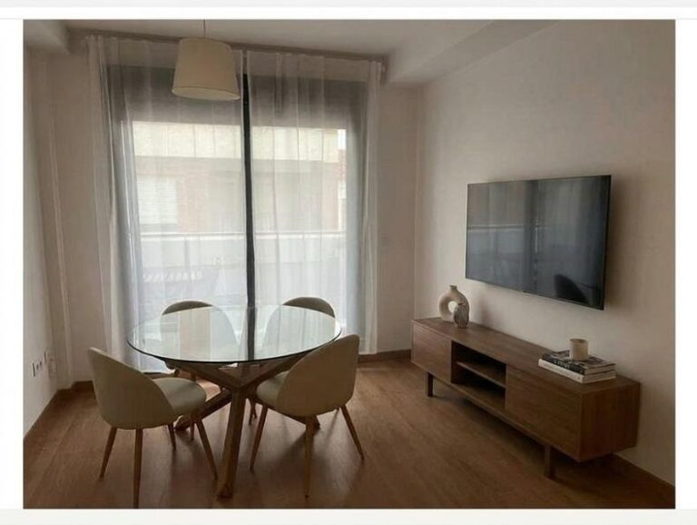 Una Vivienda Lista Para Vivir, Con Terraza, Balcón Y Garaje