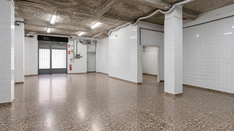Local Comercial En Alquiler En Russafa | 196 M² | Zona Consolidada