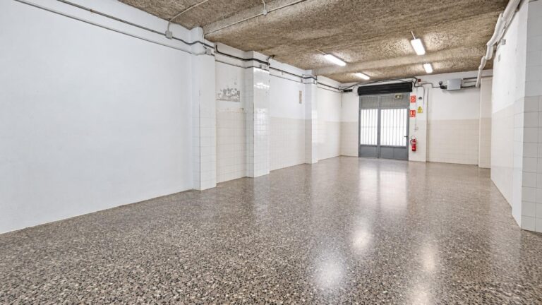 Local Comercial En Alquiler En Russafa | 196 M² | Zona Consolidada
