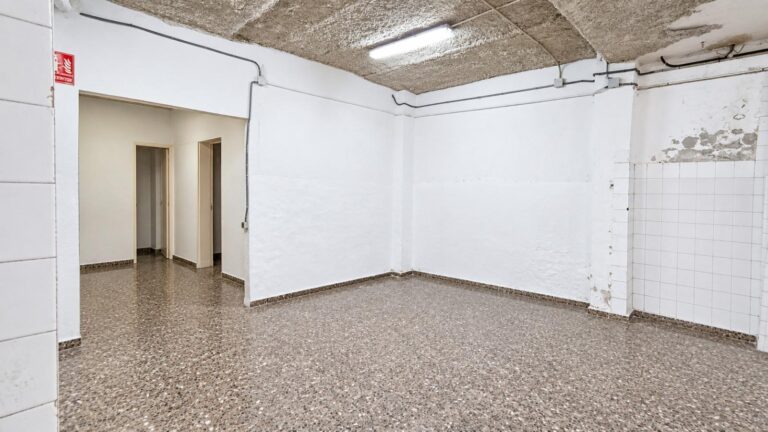 Local Comercial En Alquiler En Russafa | 196 M² | Zona Consolidada