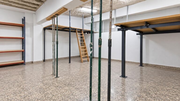 Local Comercial En Alquiler En Russafa | 196 M² | Zona Consolidada