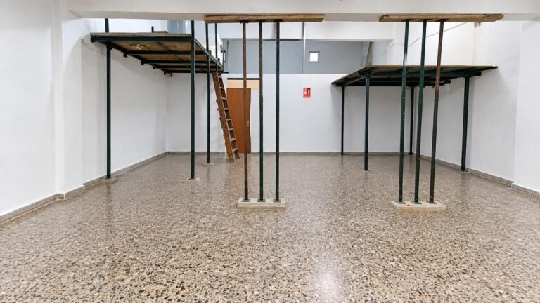 Local Comercial En Alquiler En Russafa | 196 M² | Zona Consolidada
